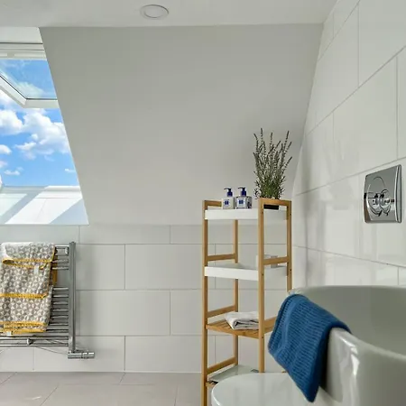 Alpine Retreat - *
