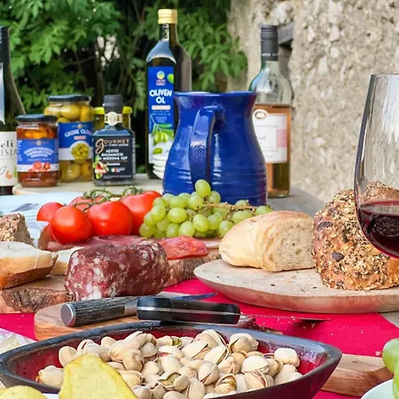 בית נופש Alpine Retreat -